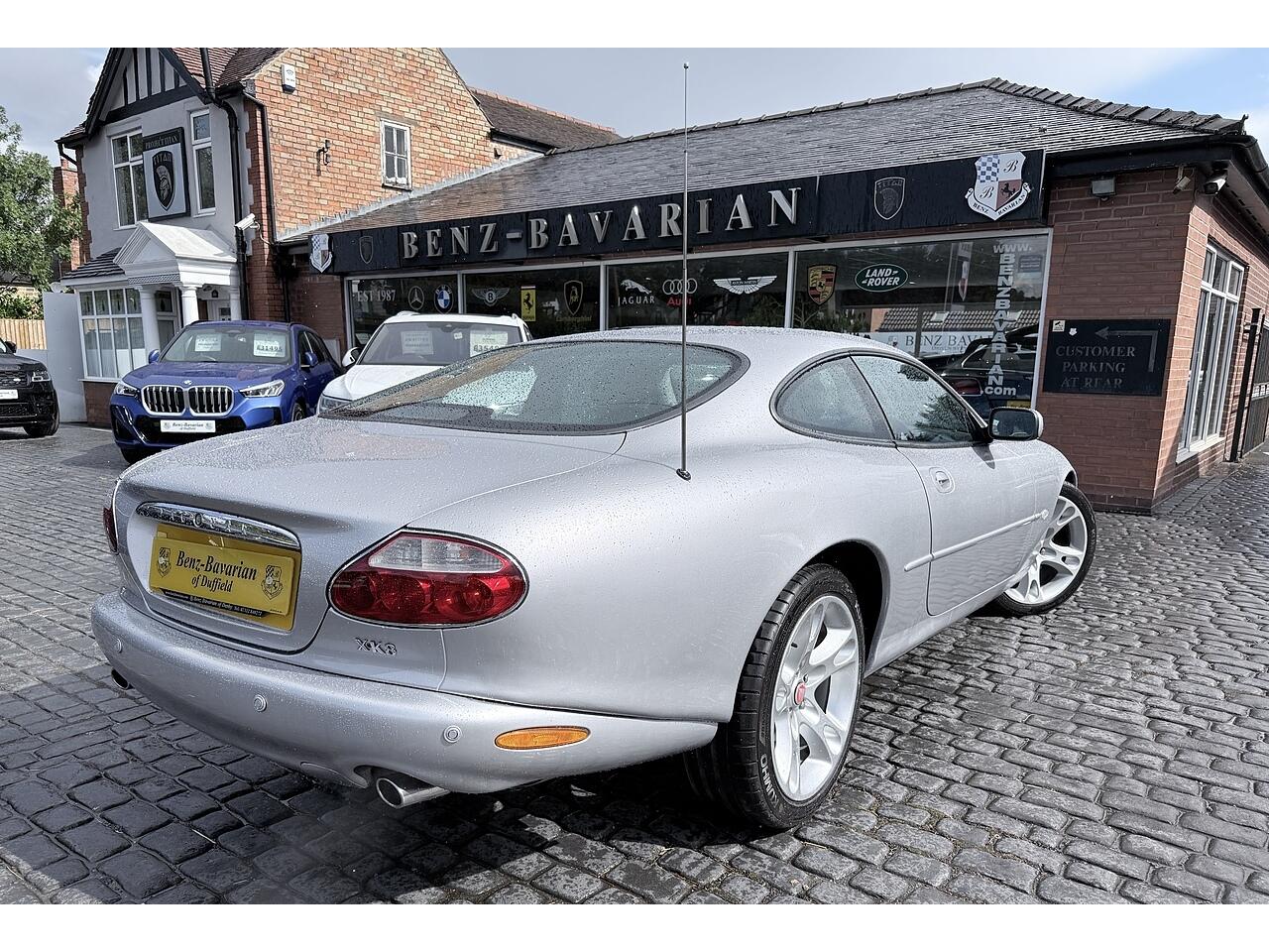 Jaguar XK8 view 6