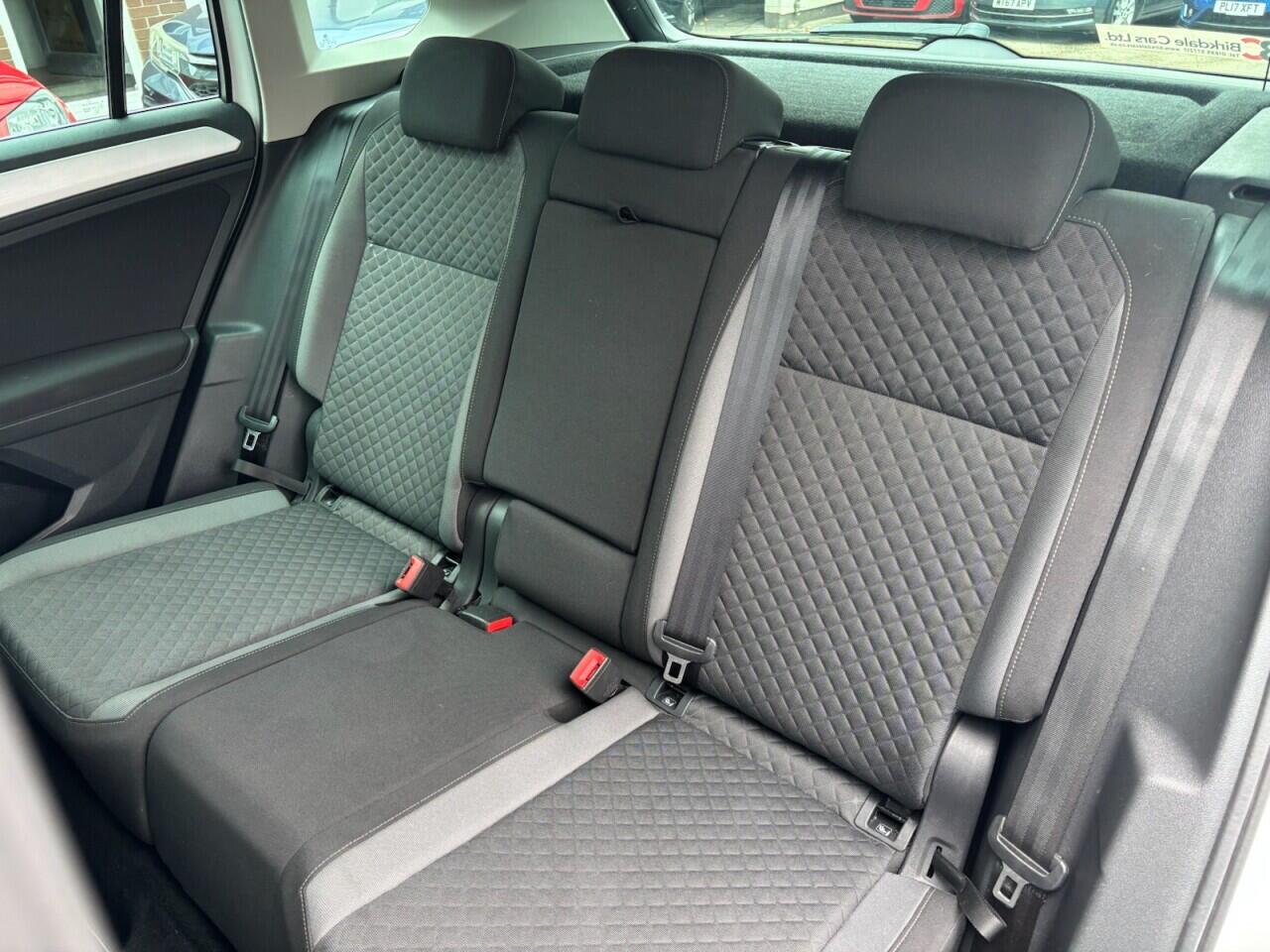 Volkswagen Tiguan view 14