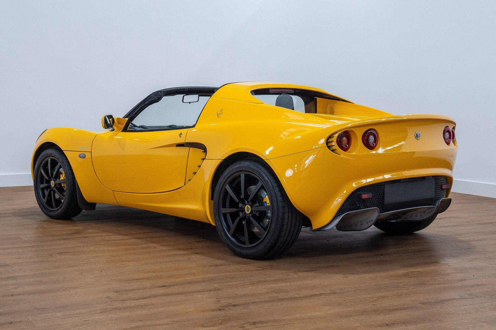 Lotus Elise view 8