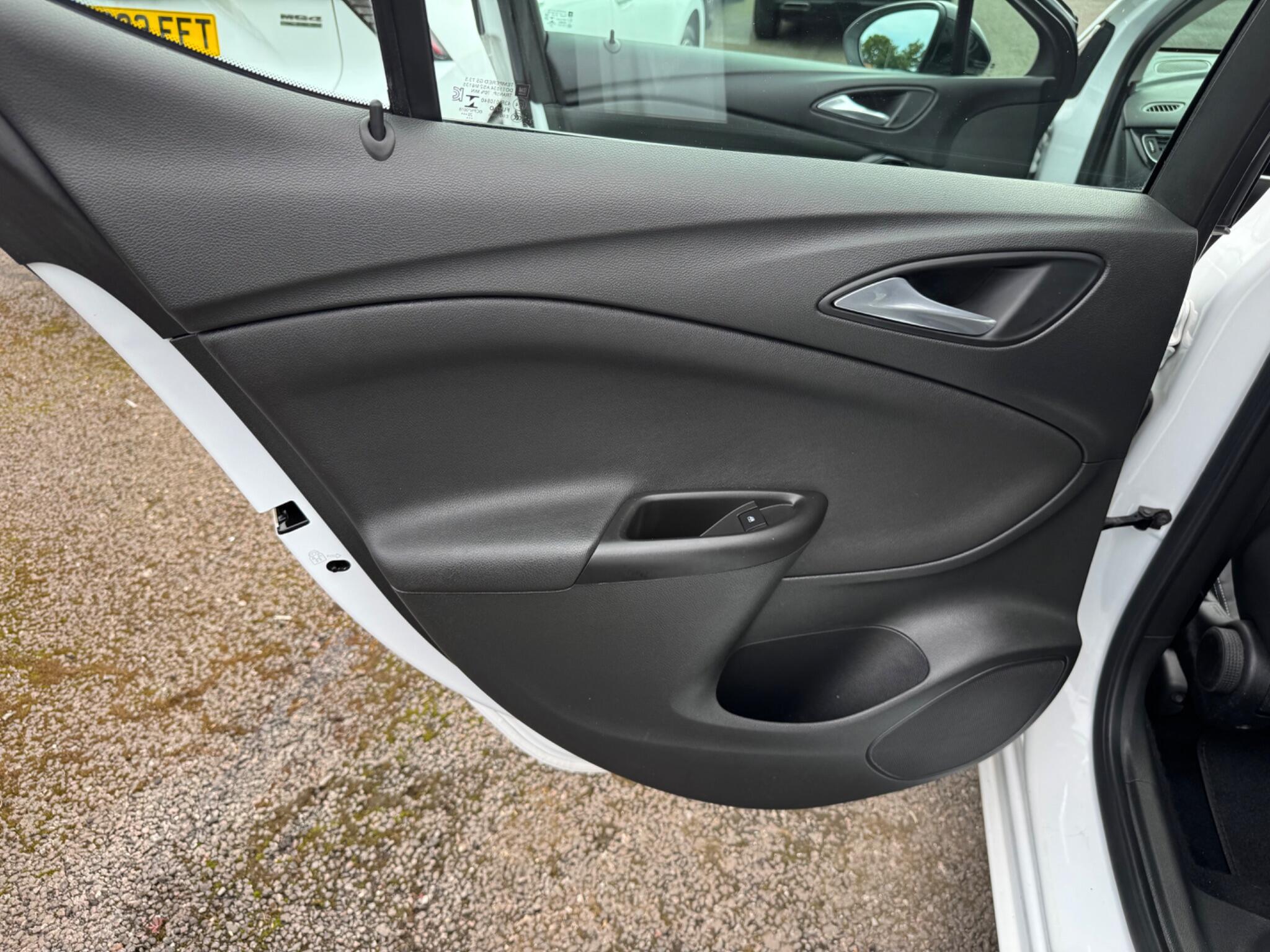 Vauxhall Astra view 27