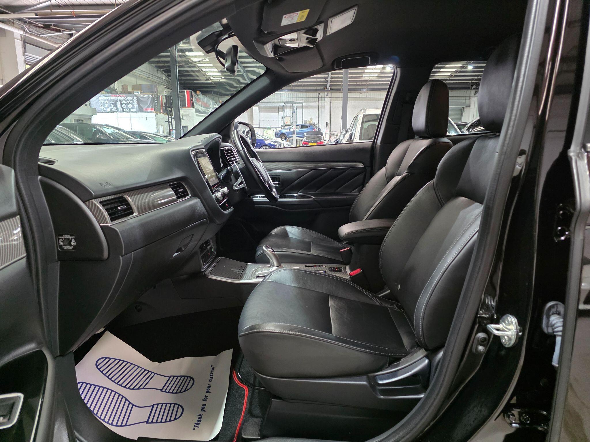 Mitsubishi Outlander view 24