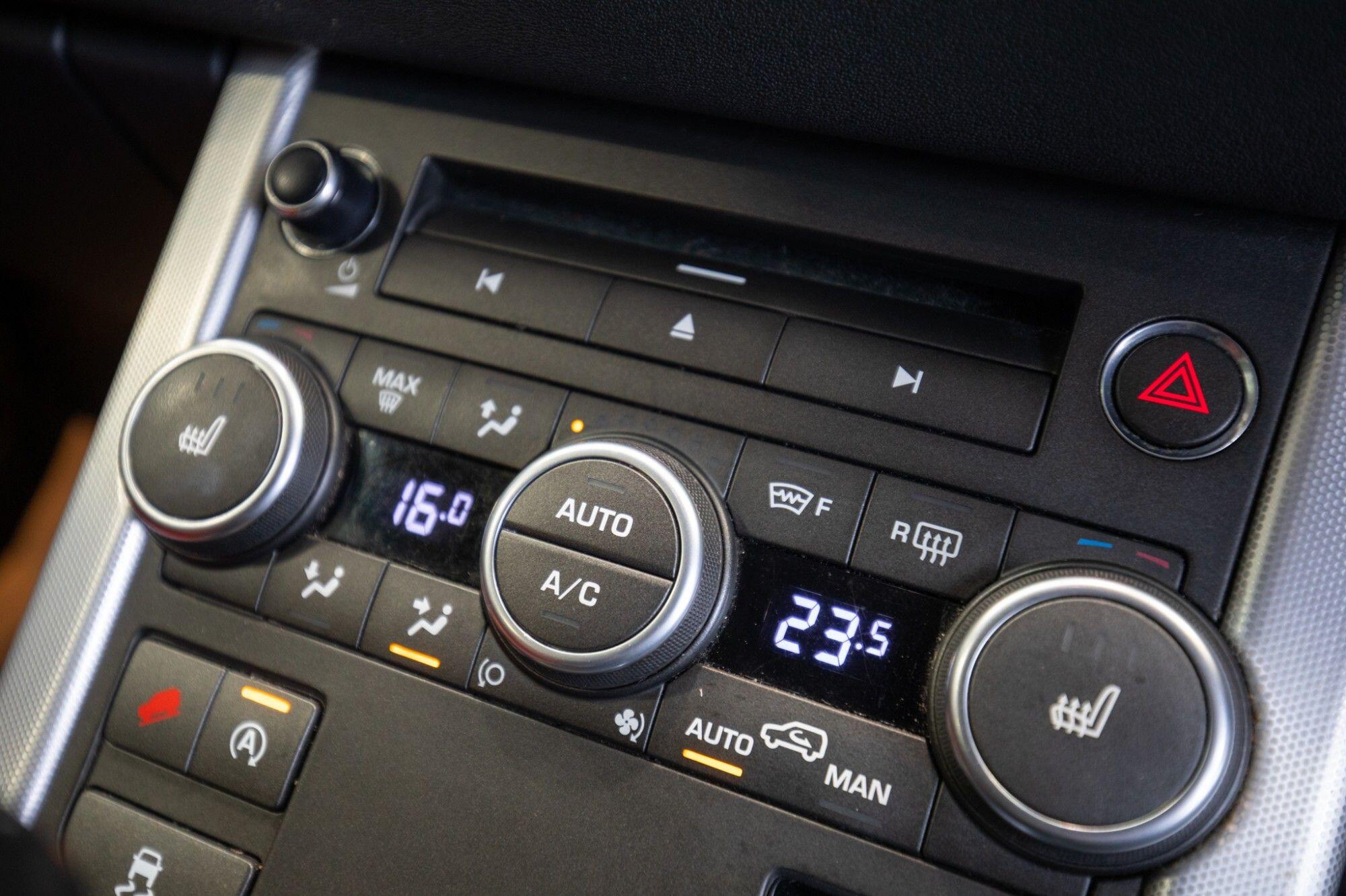 Land Rover Range Rover Evoque view 32