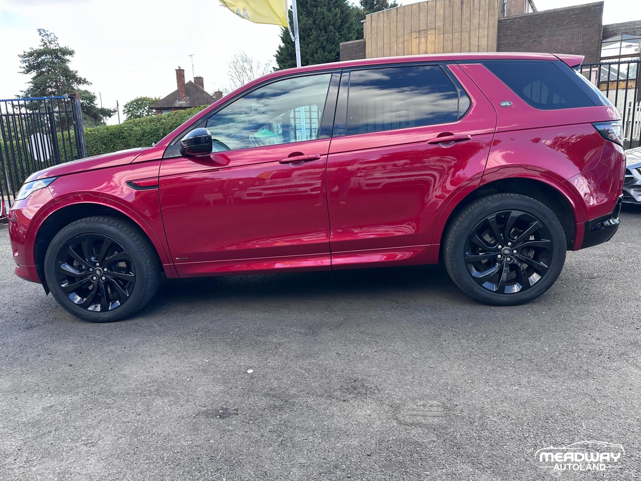 Land Rover Discovery Sport view 12