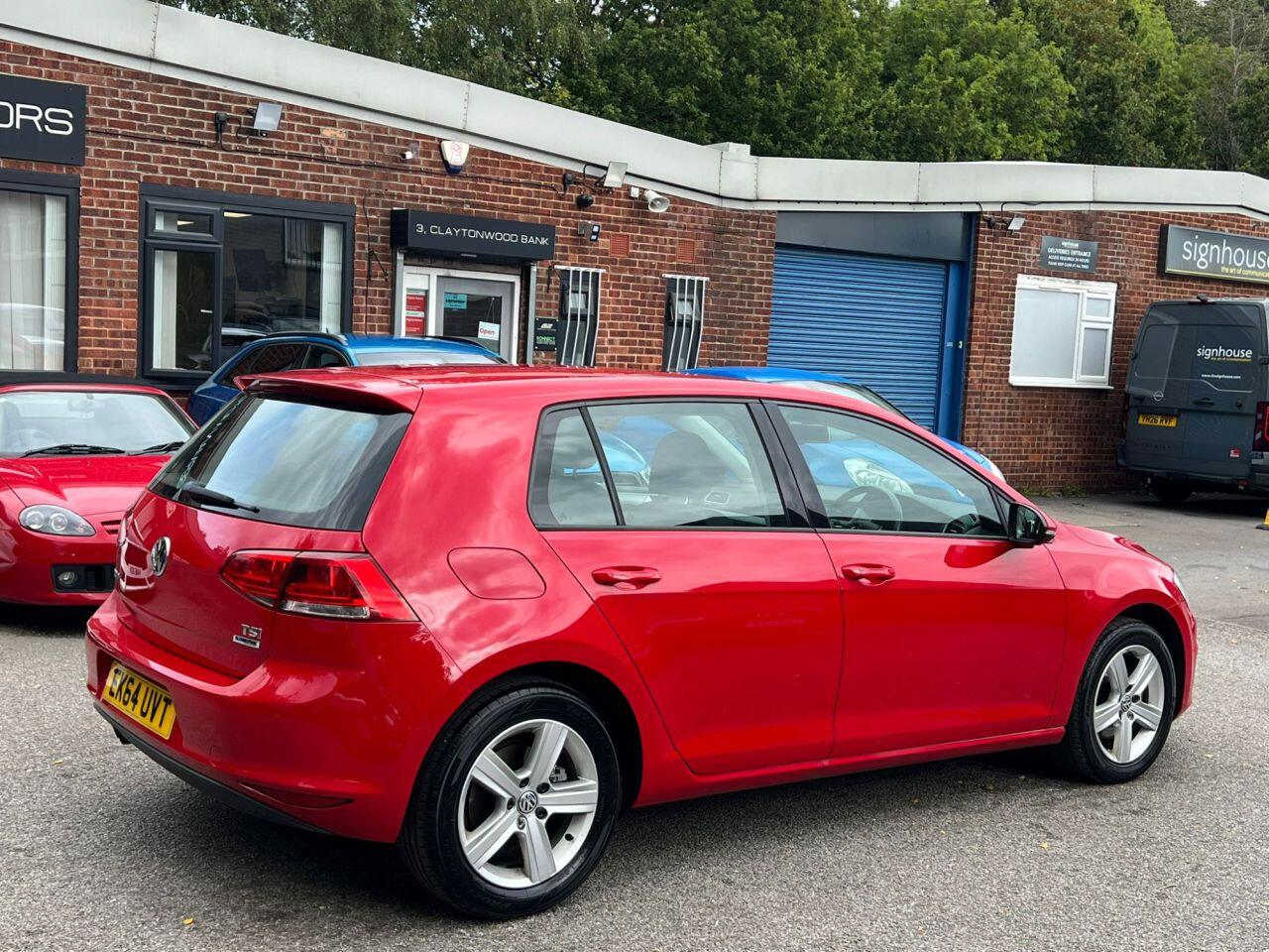 Volkswagen Golf view 4