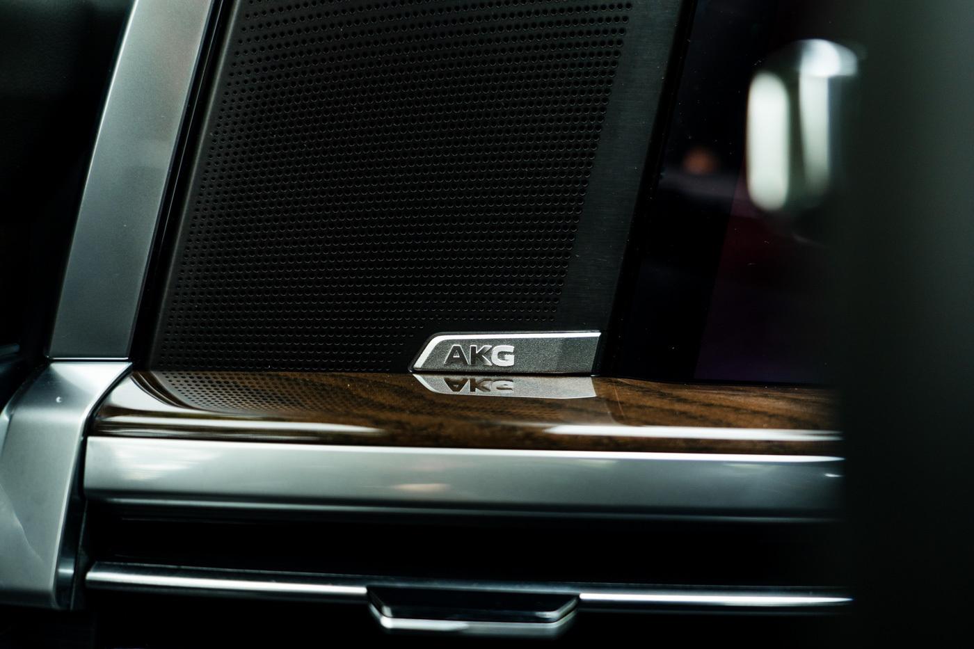 Cadillac Escalade view 43