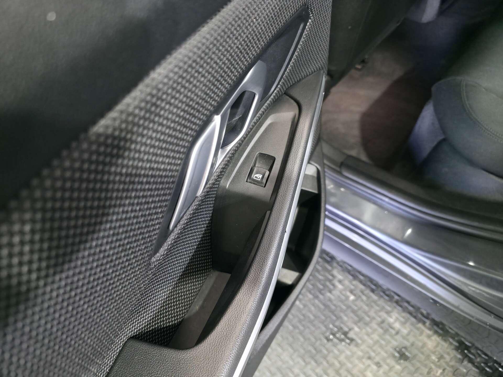 BMW 3 Series view 69
