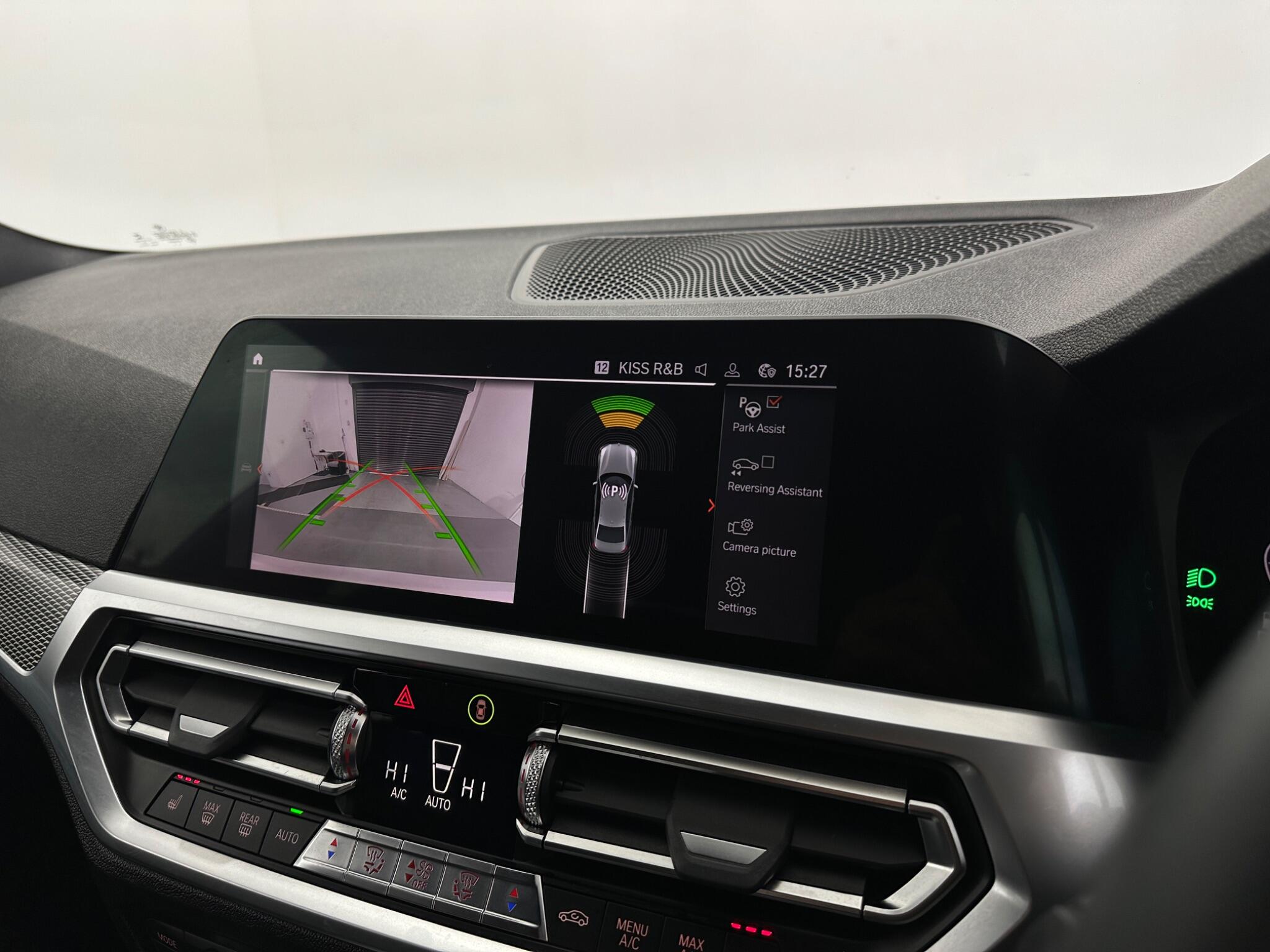 BMW 3 Series view 24