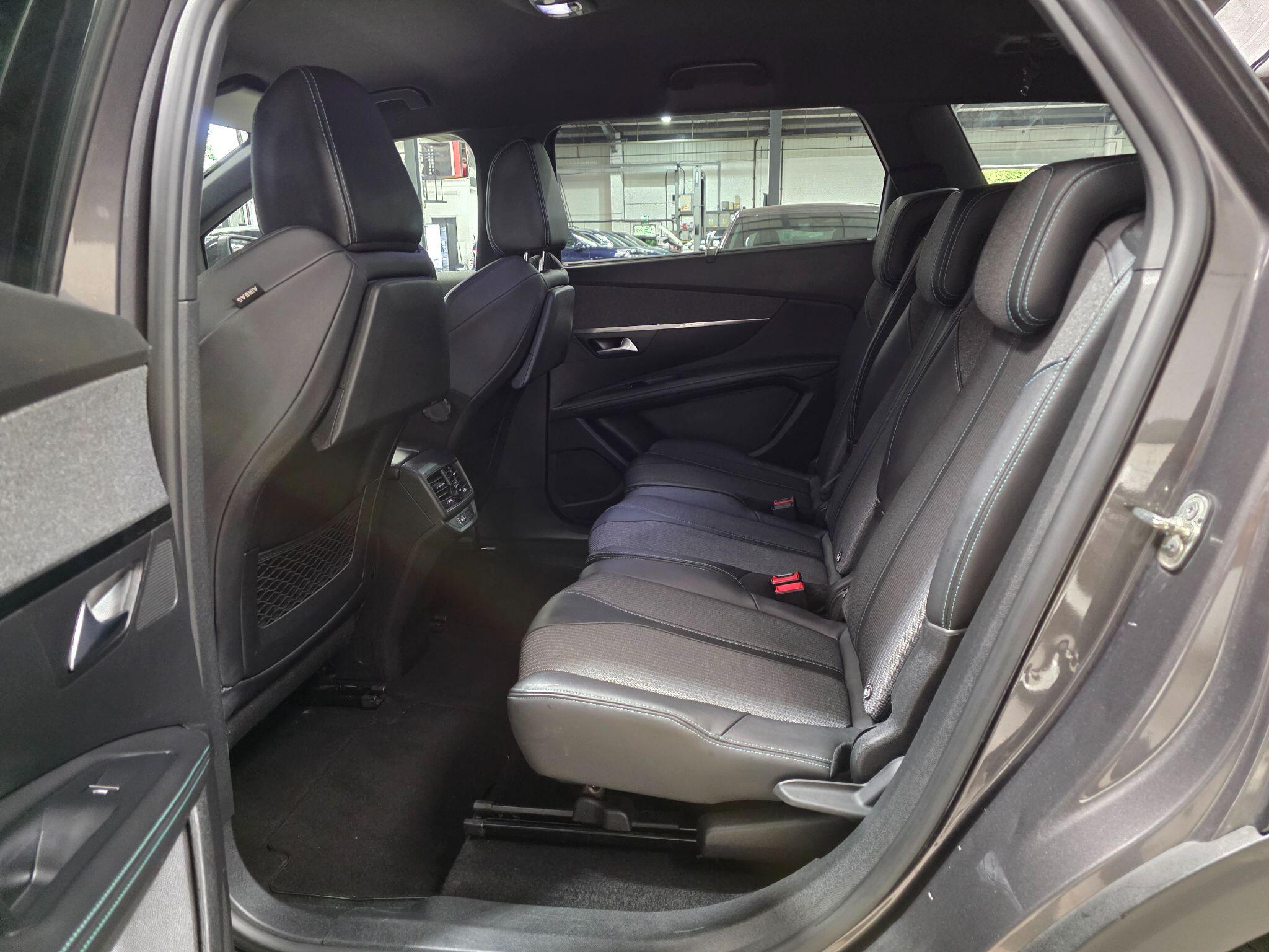 Peugeot 5008 view 27
