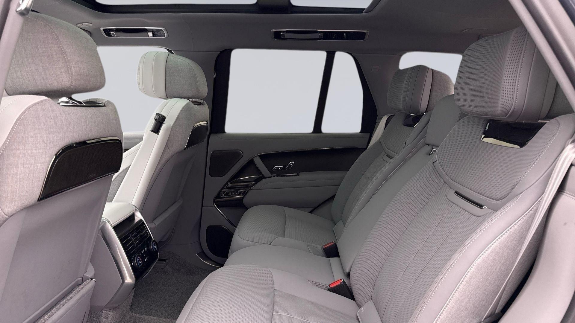 Land Rover Range Rover view 4