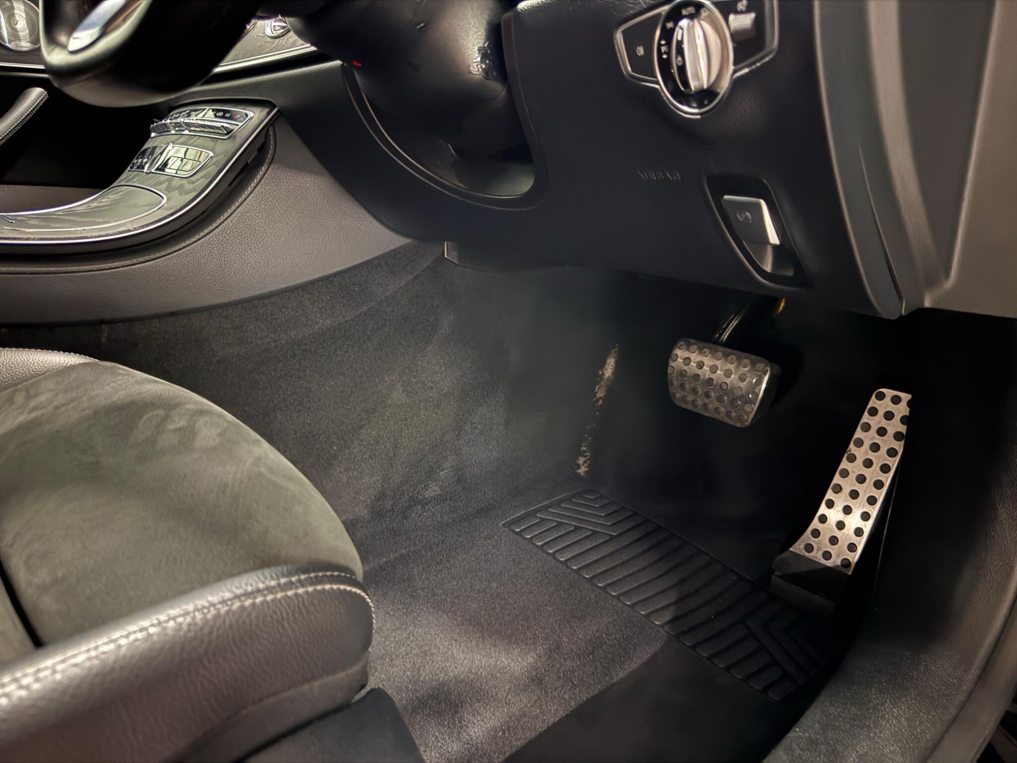 Mercedes-Benz E-Class view 43