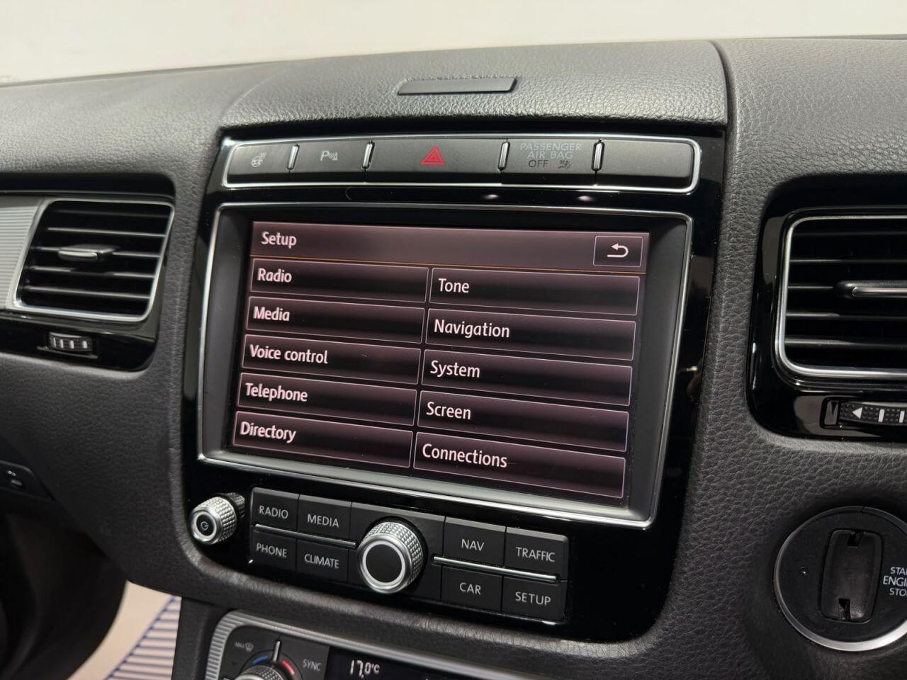 Volkswagen Touareg view 25