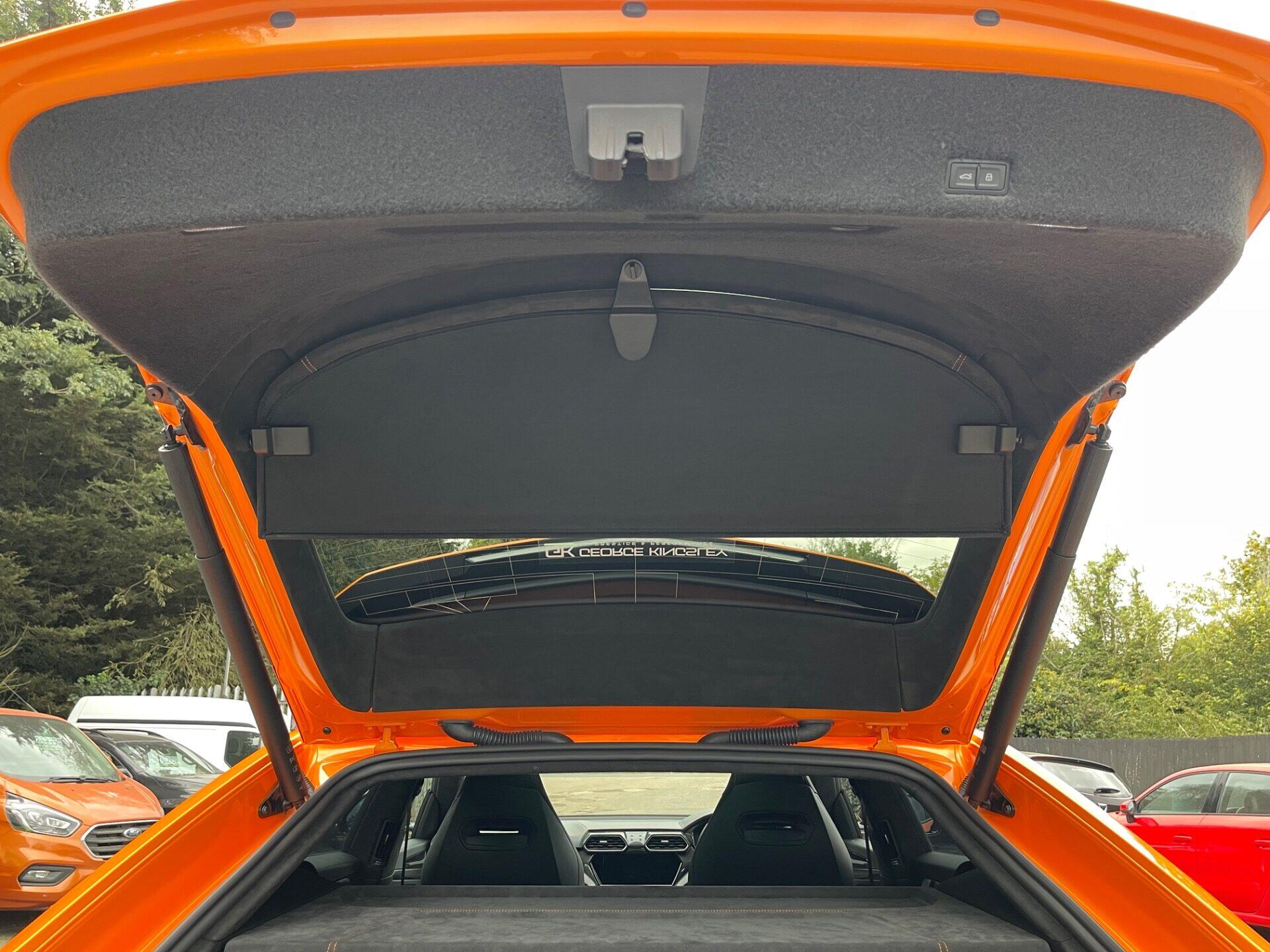 Lamborghini Urus view 76
