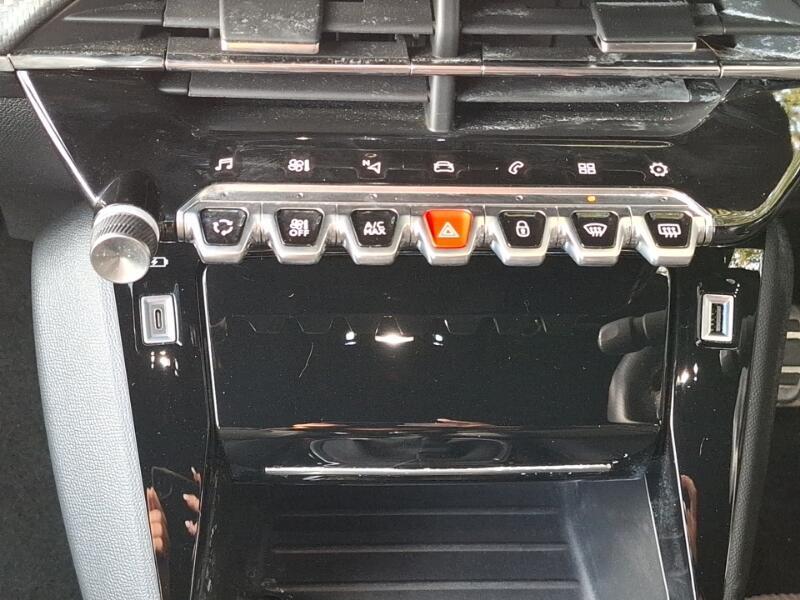 Peugeot 208 view 14