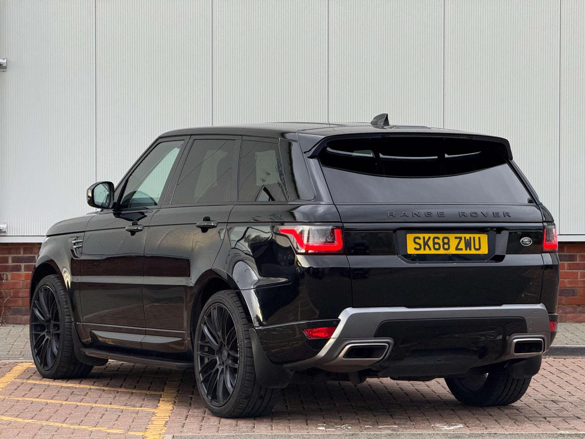 Land Rover Range Rover Sport view 4