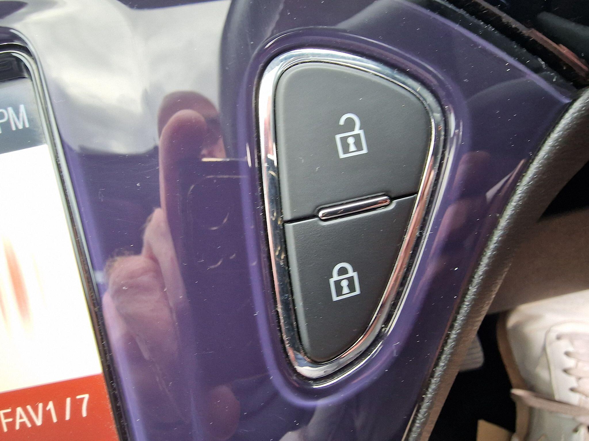 Vauxhall Adam view 16