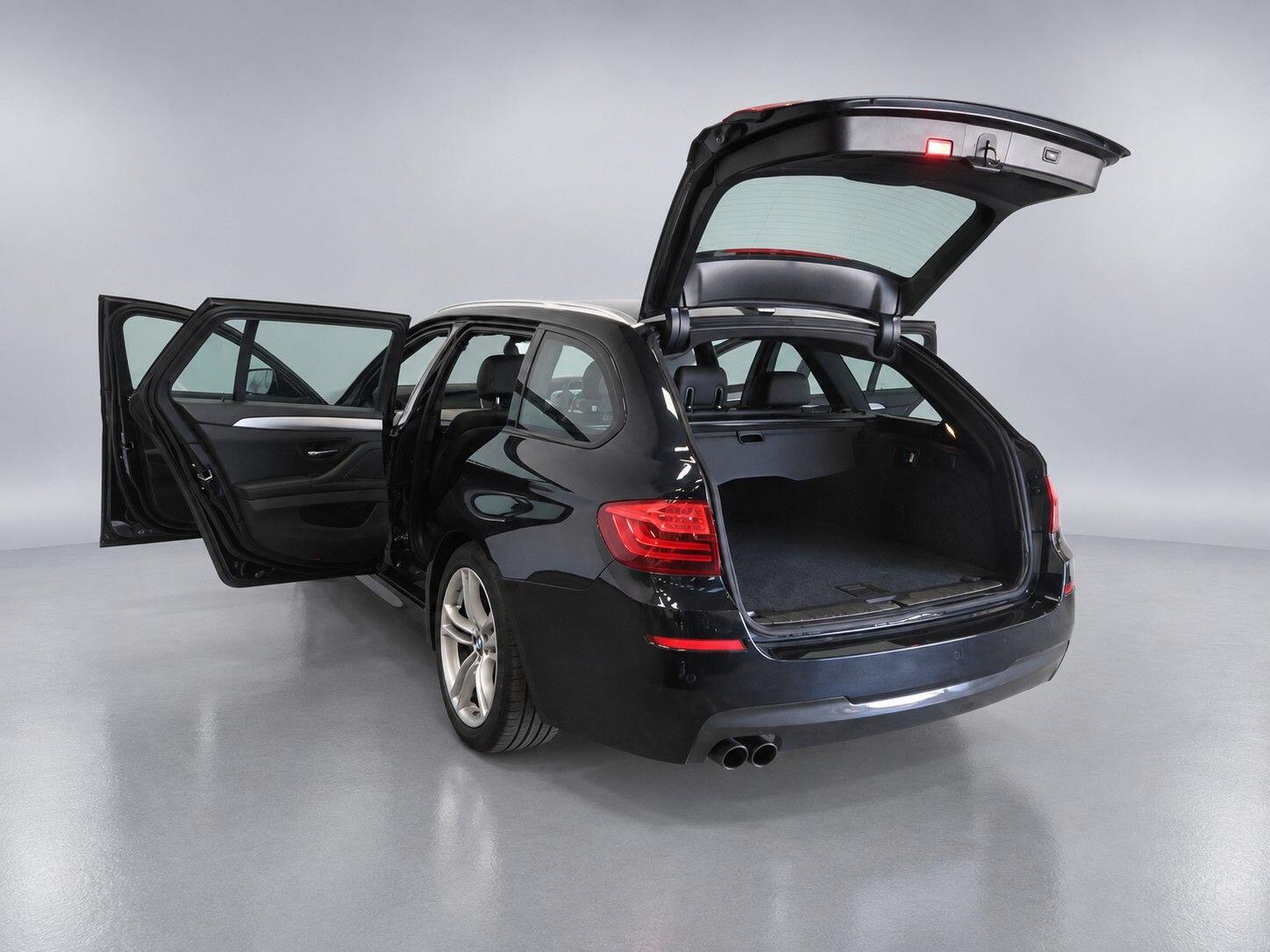BMW 5 Series view 19