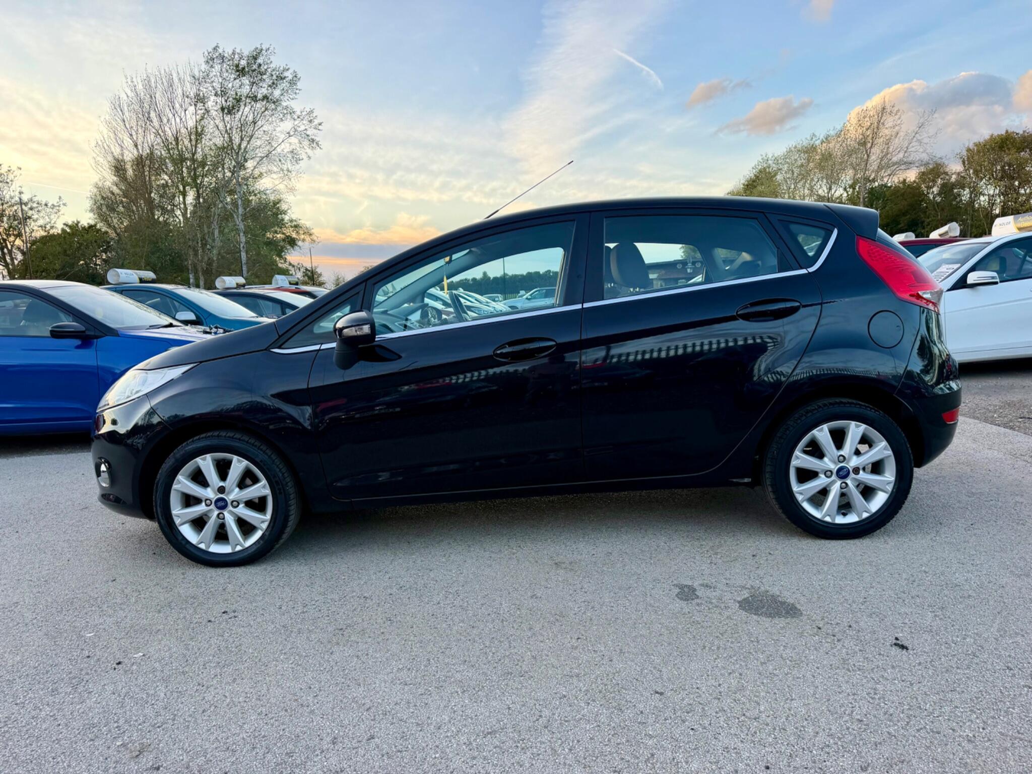 Ford Fiesta view 14