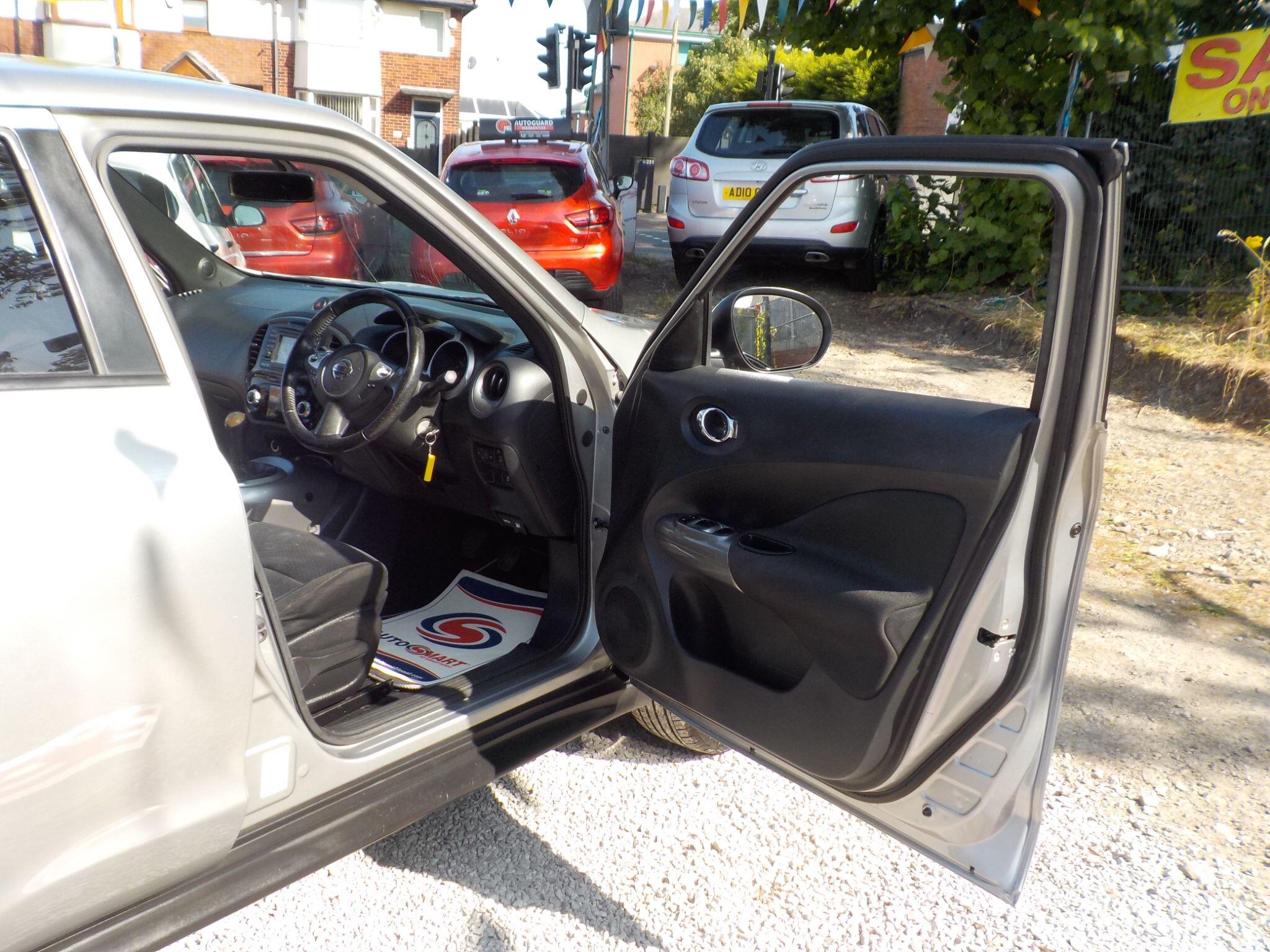 Nissan Juke 1.6 Acenta Premium Euro 5 (s/s) 5dr