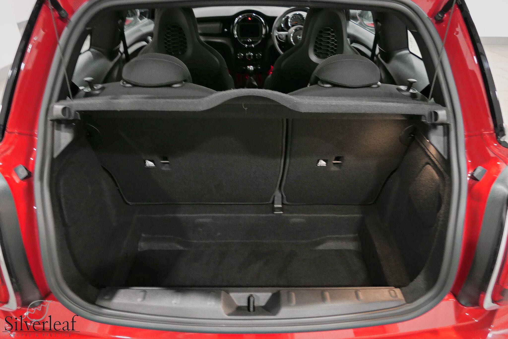 Mini Cooper view 24
