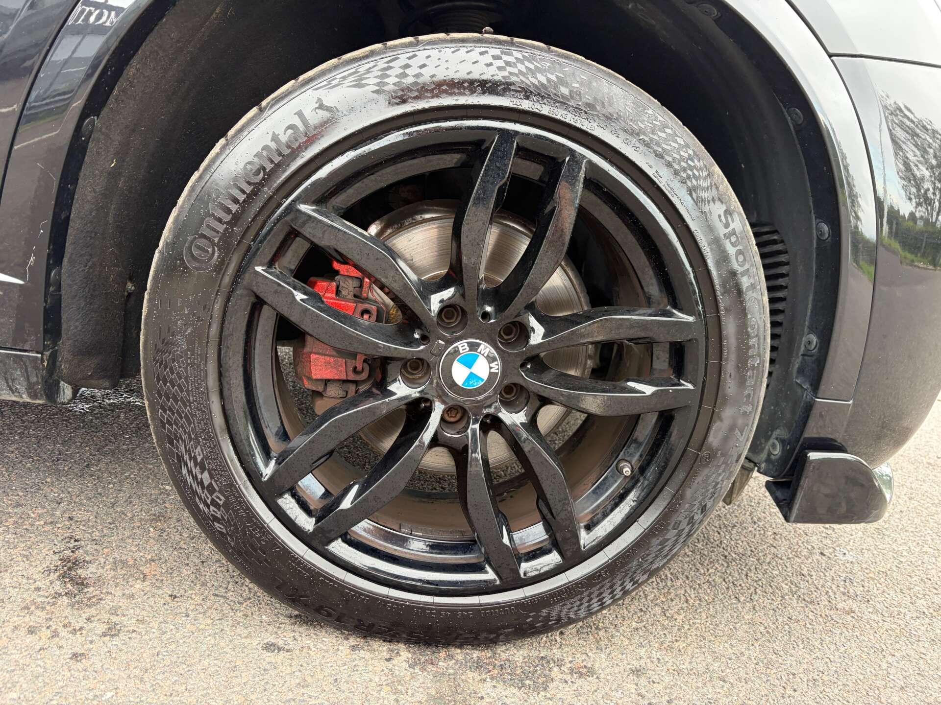 BMW X4 view 13