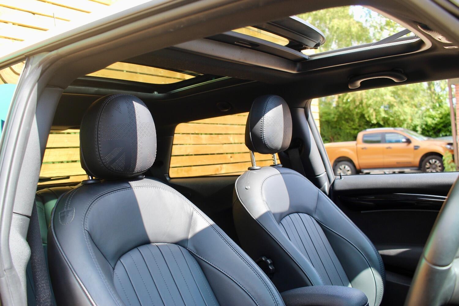 Mini Hatch view 8