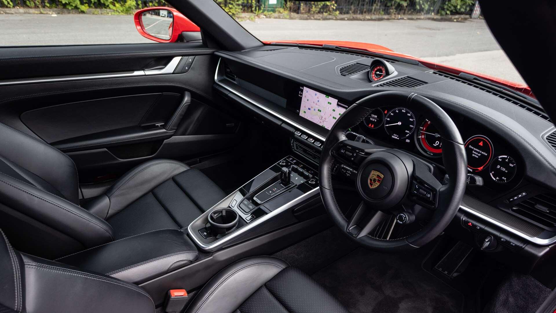 Porsche 911 view 14