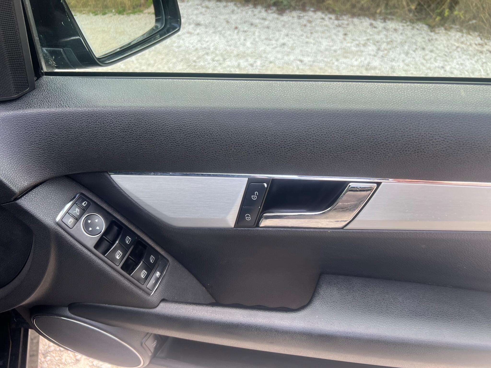 Mercedes-Benz C Class view 31