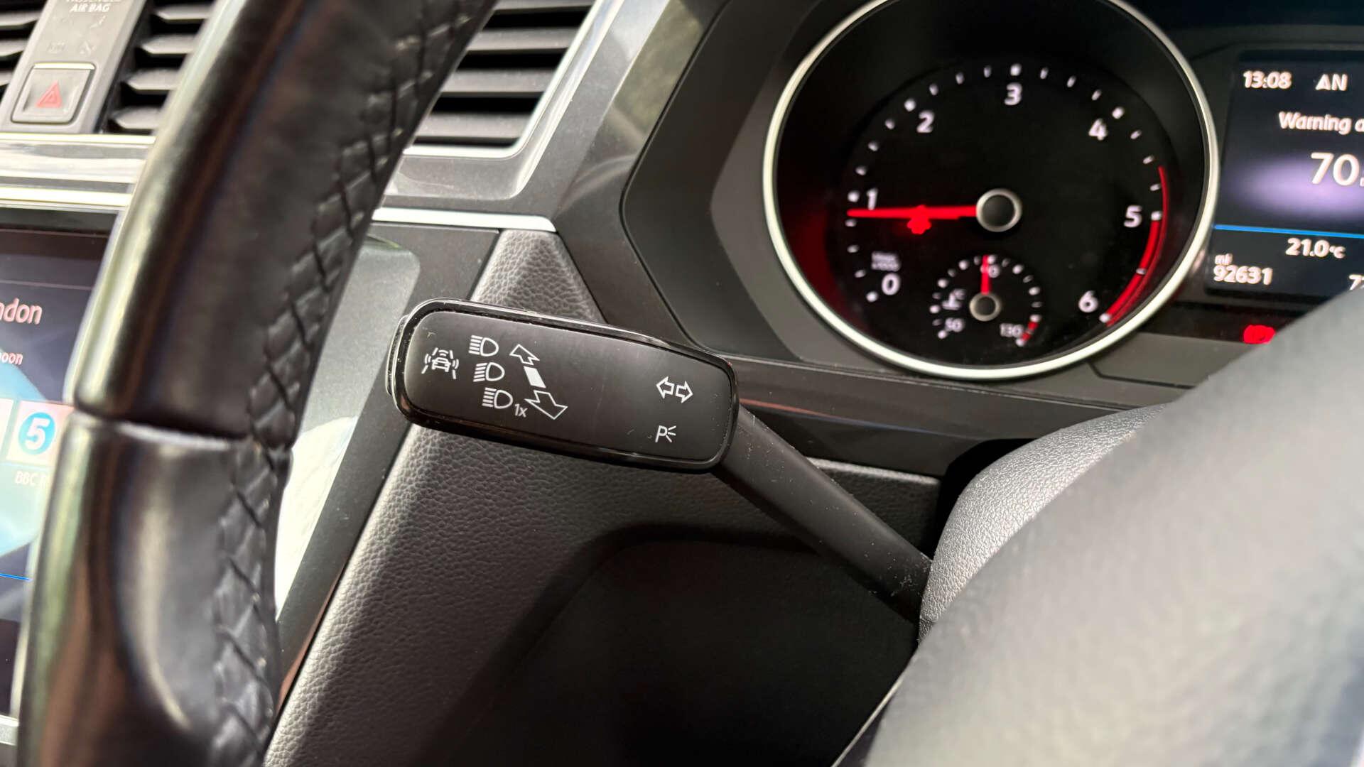Volkswagen Tiguan view 21