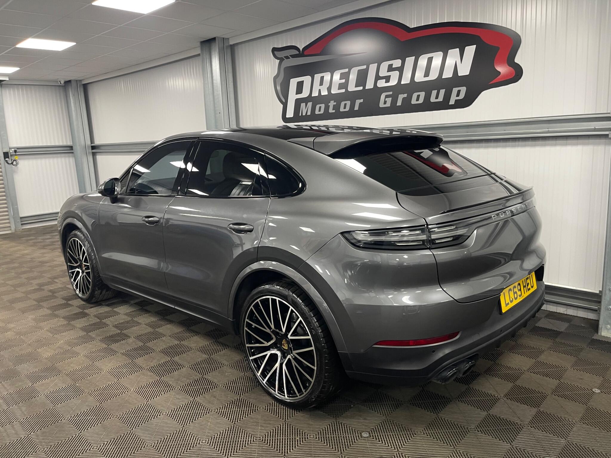 Porsche Cayenne view 12