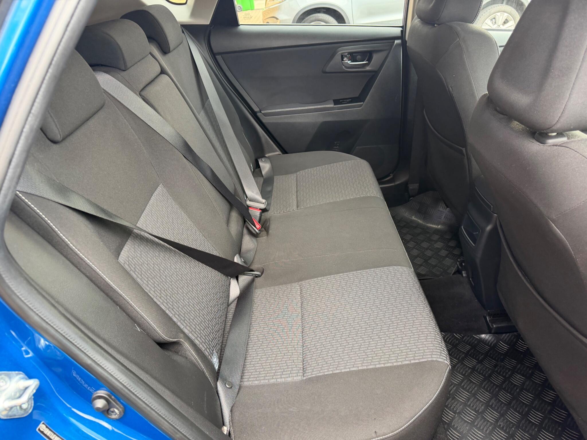 Toyota Auris view 7