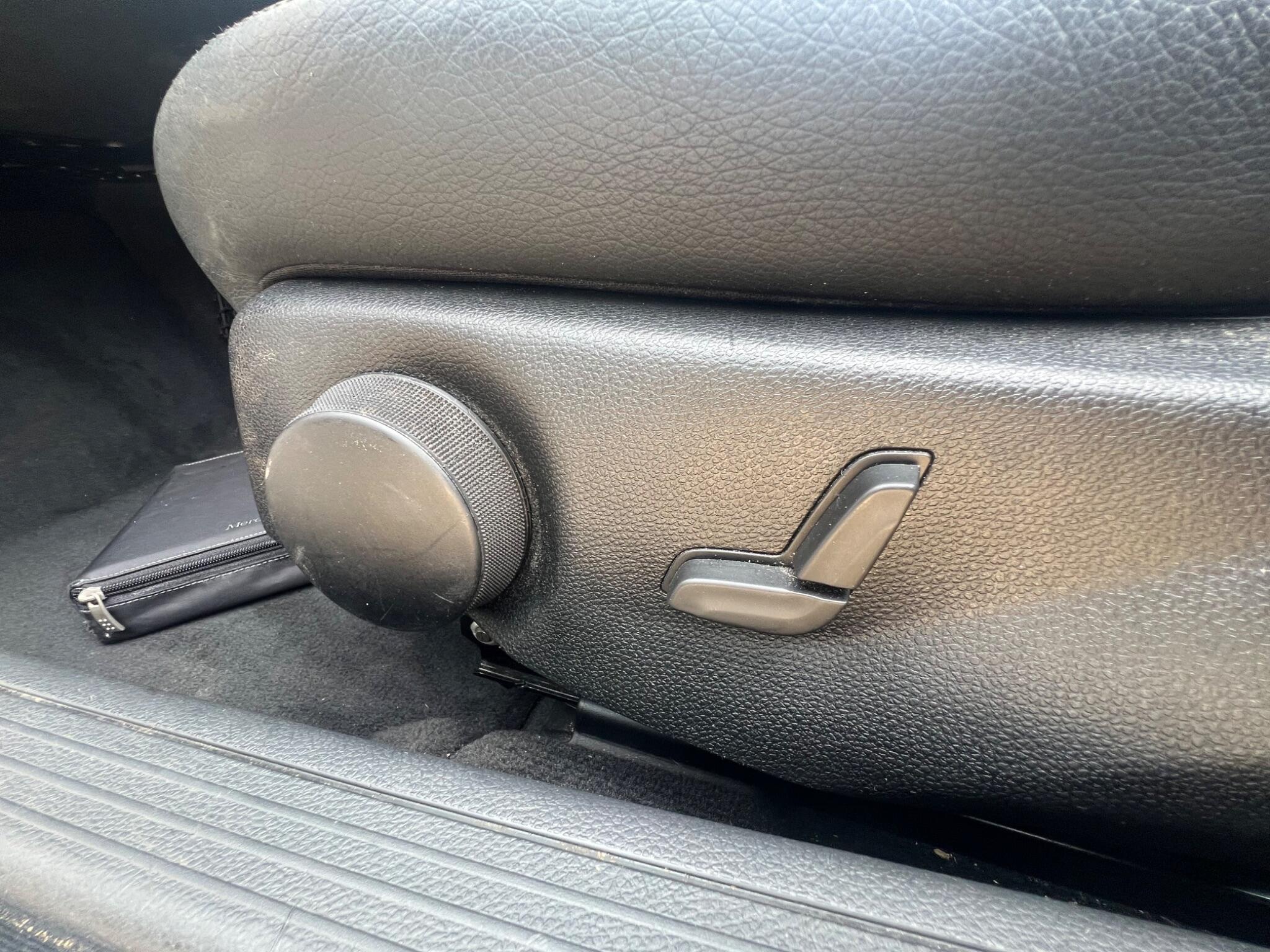 Mercedes-Benz C-Class view 41
