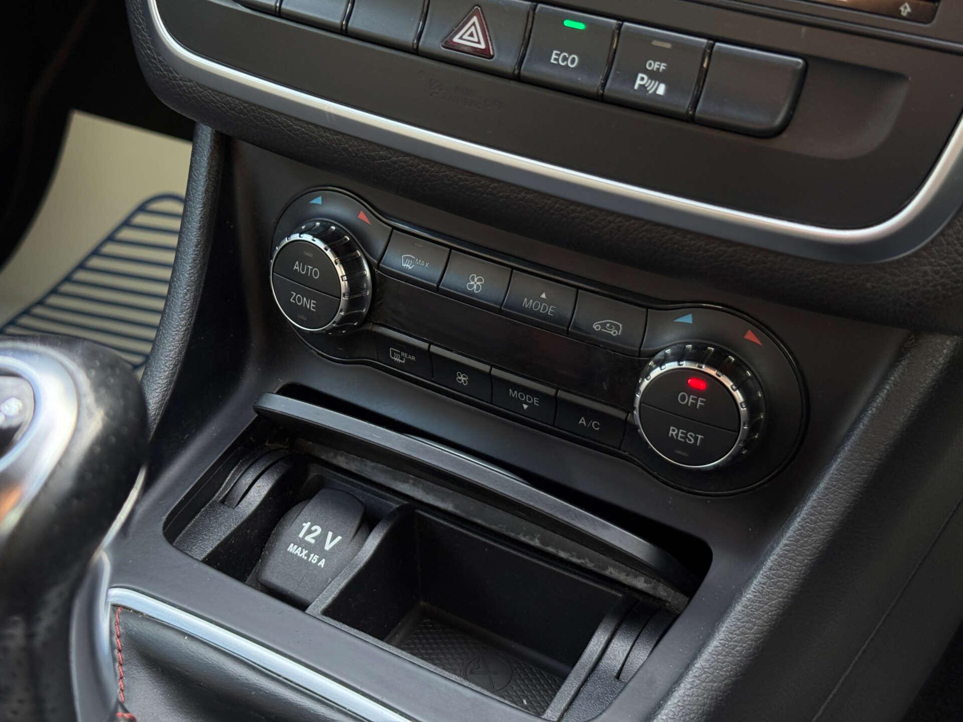 Mercedes-Benz Cla view 54