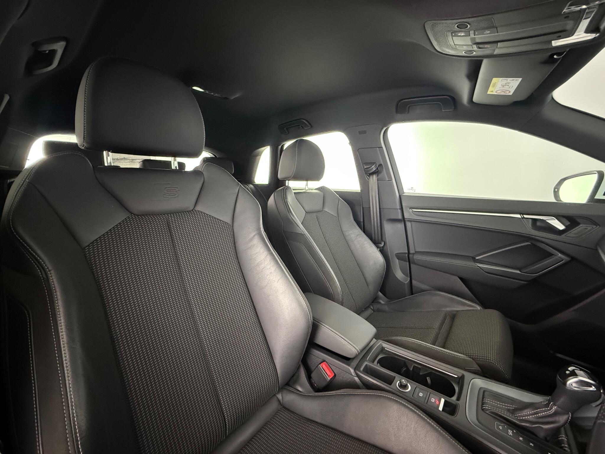 Audi Q3 view 29