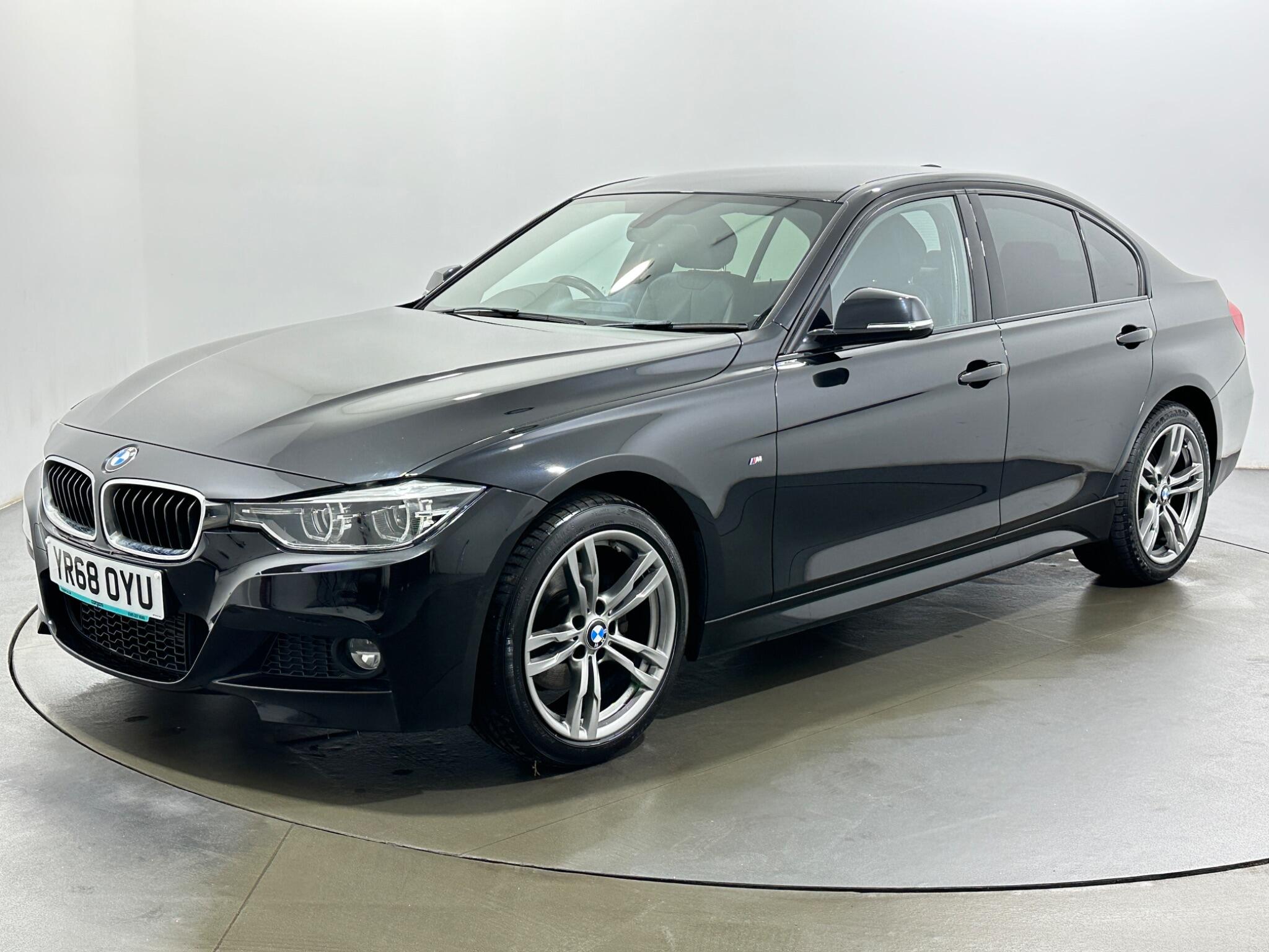 BMW 3 Series view 4