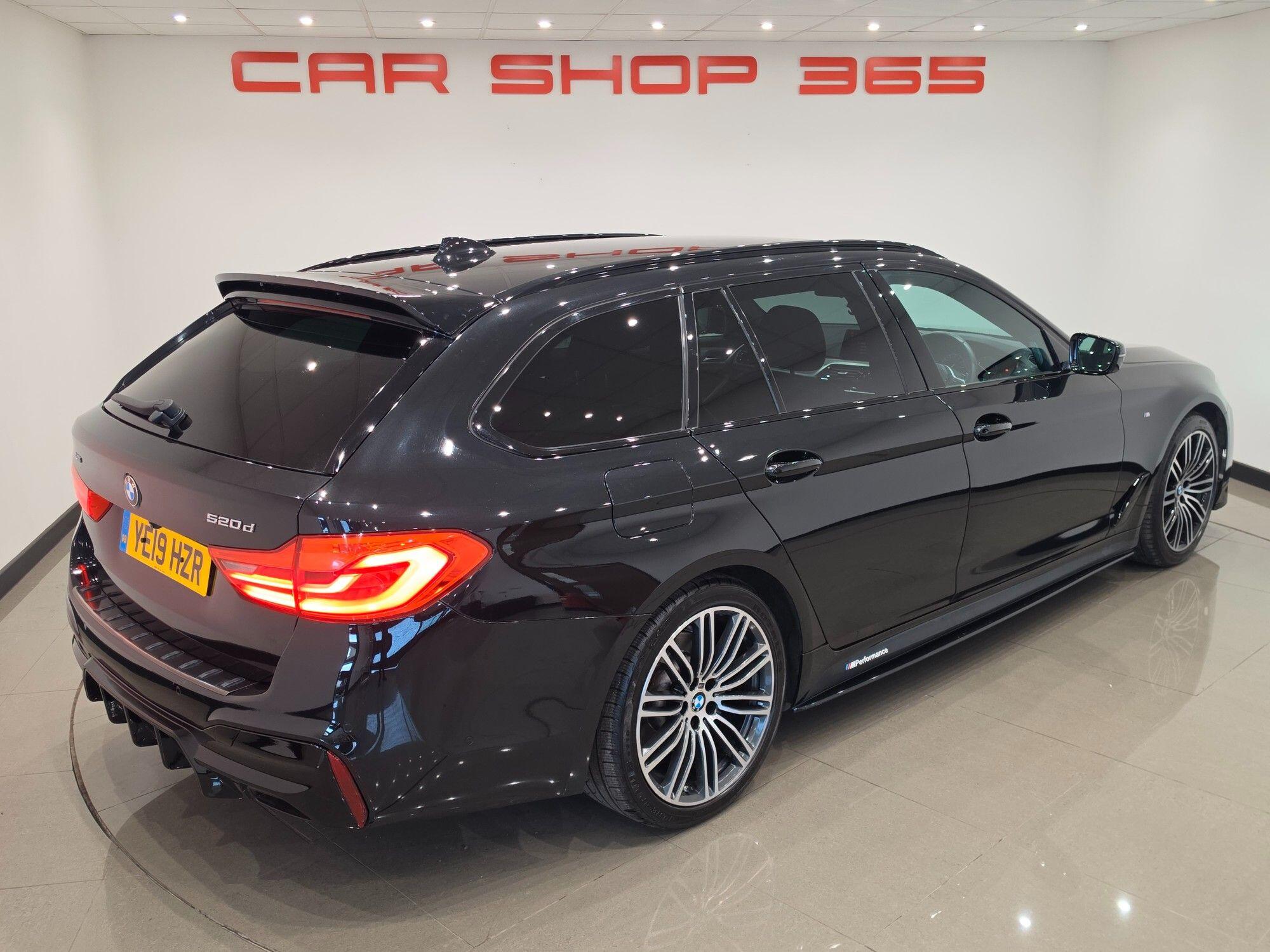BMW 5 Series view 4