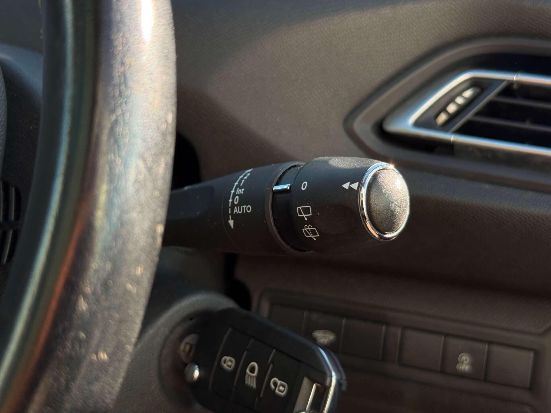 Peugeot 308 view 42