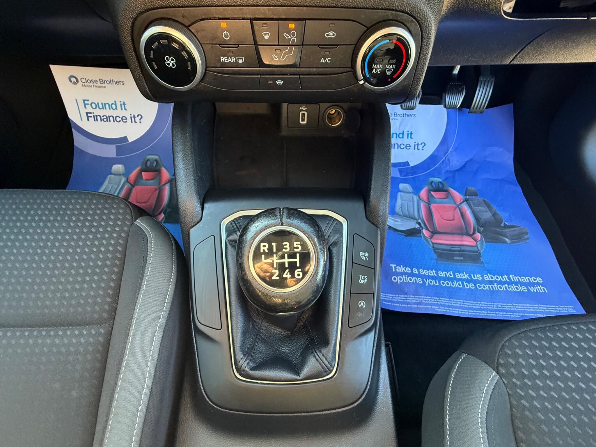 Ford Focus view 25