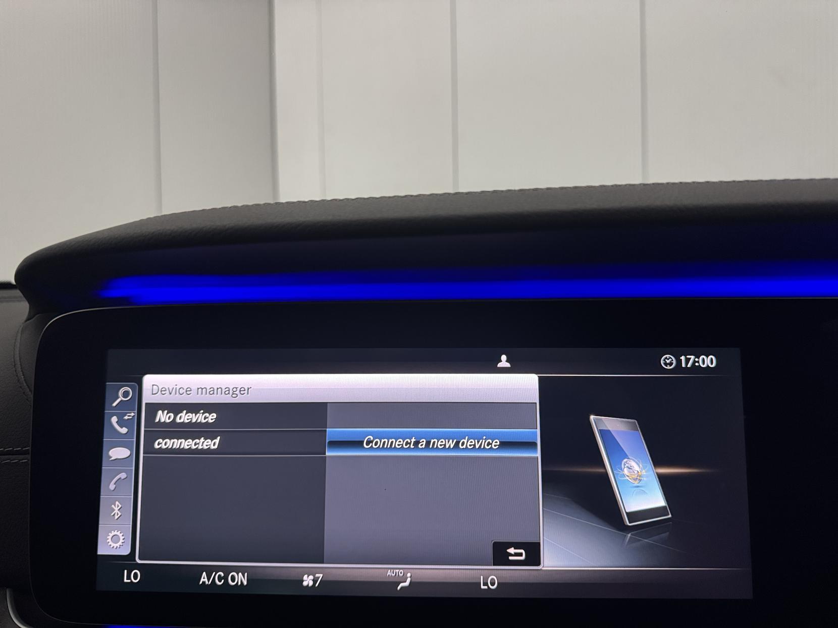 Mercedes-Benz E Class view 61