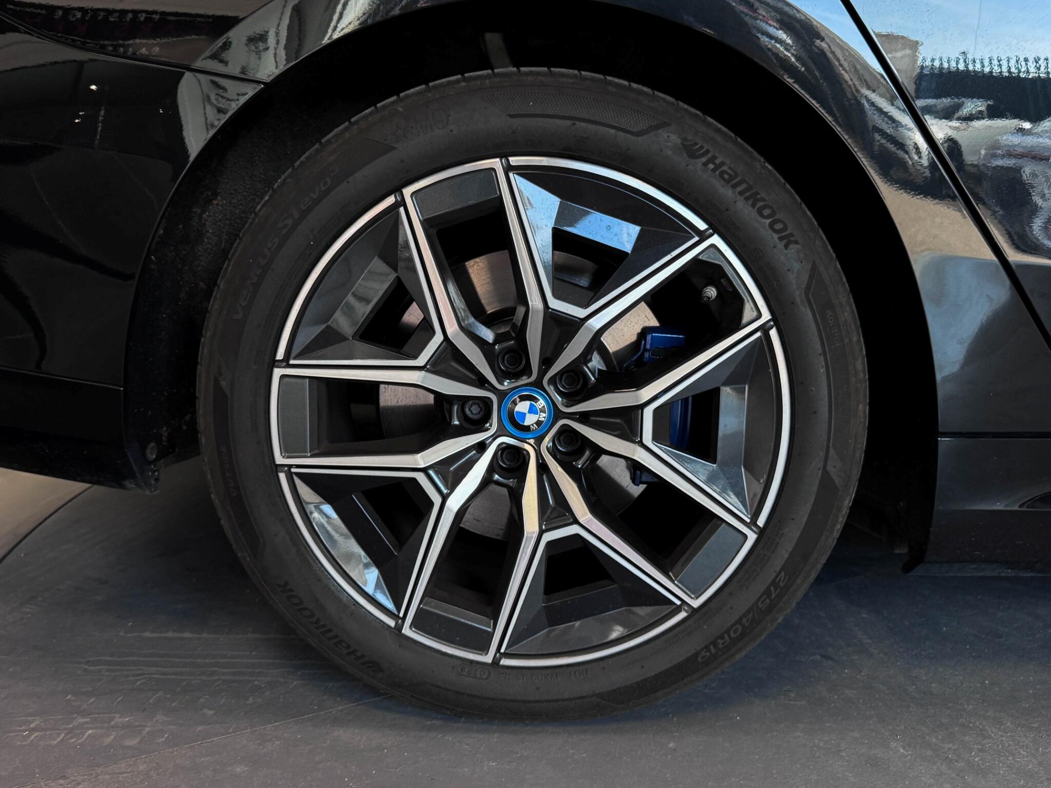 BMW 5 Series view 67