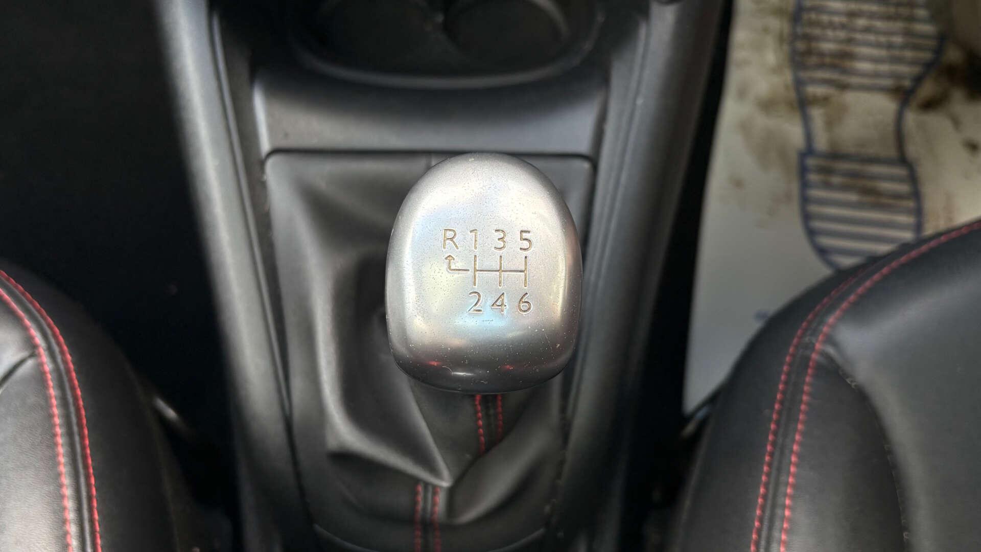Peugeot 208 view 30