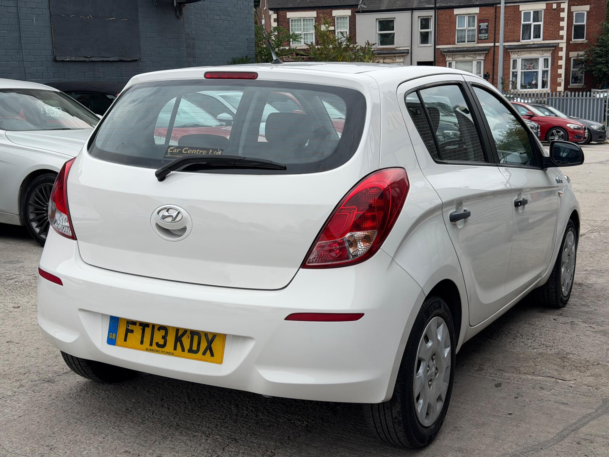 Hyundai i20 view 4