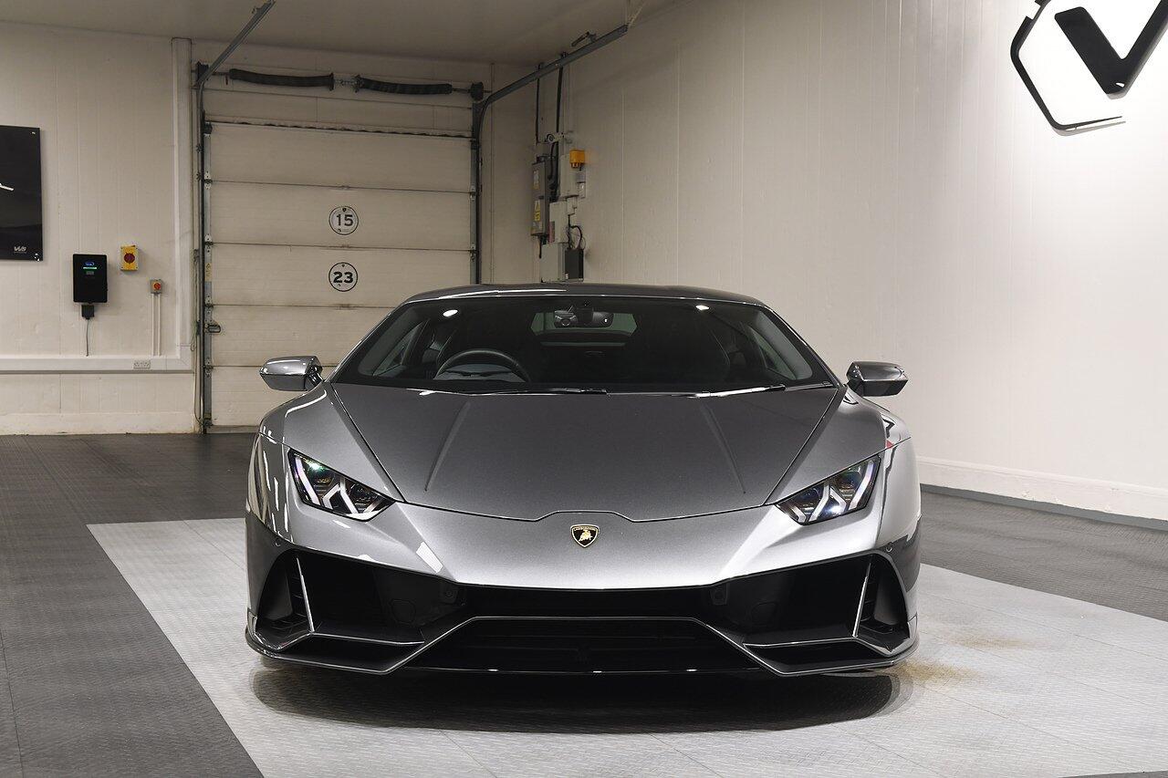 Lamborghini Huracan view 31