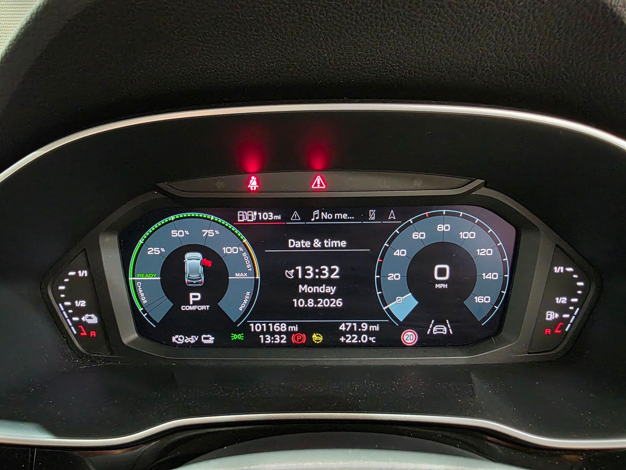 Audi Q3 view 13