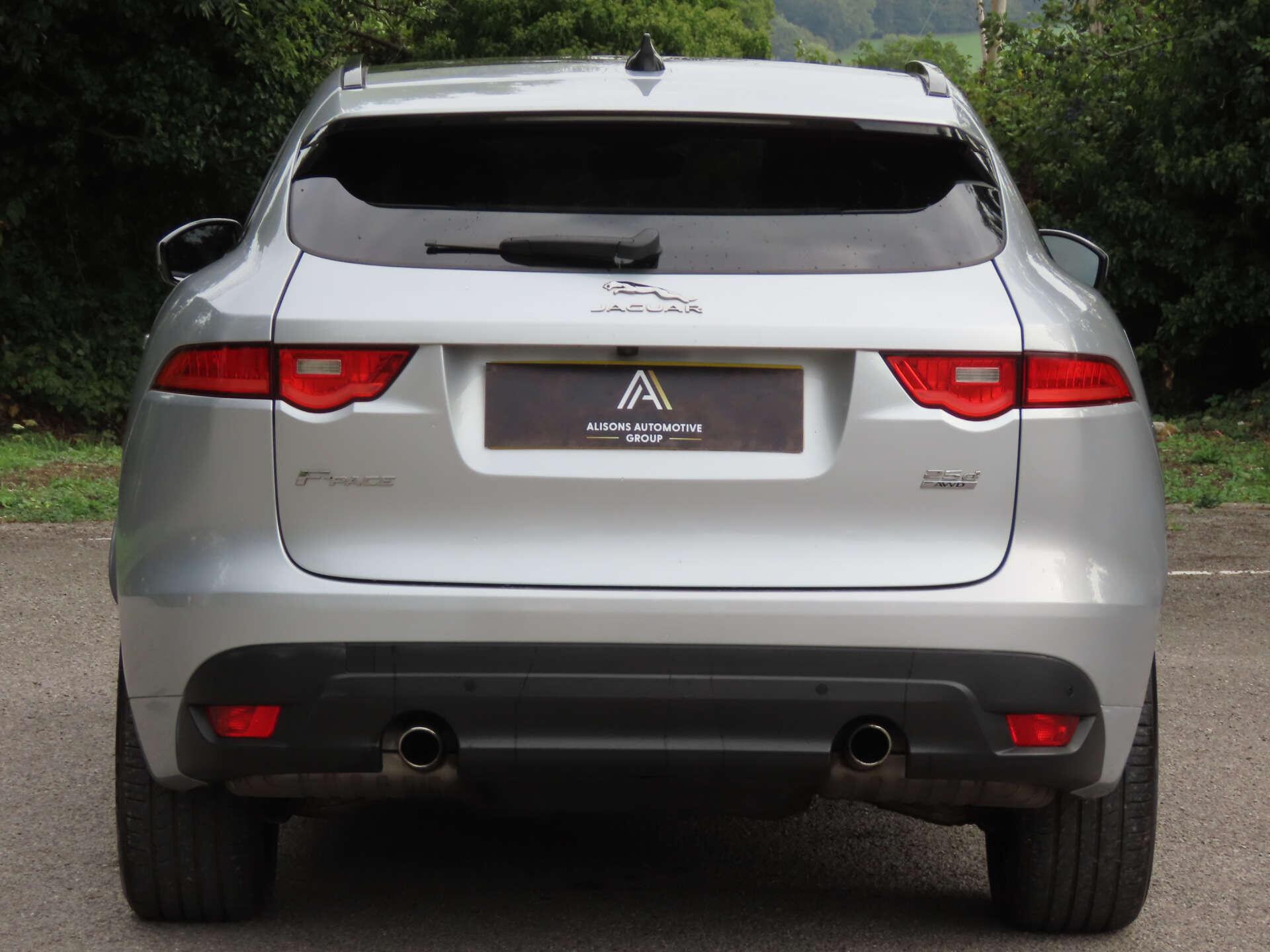 Jaguar F-Pace view 5
