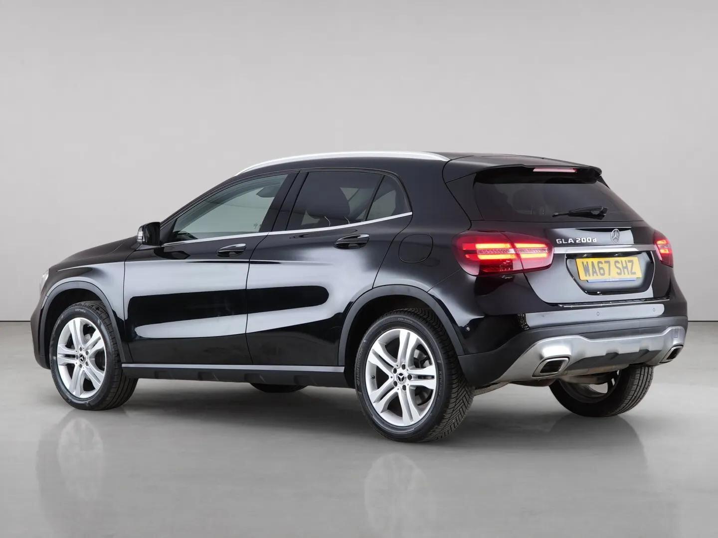 Mercedes-Benz Gla view 9