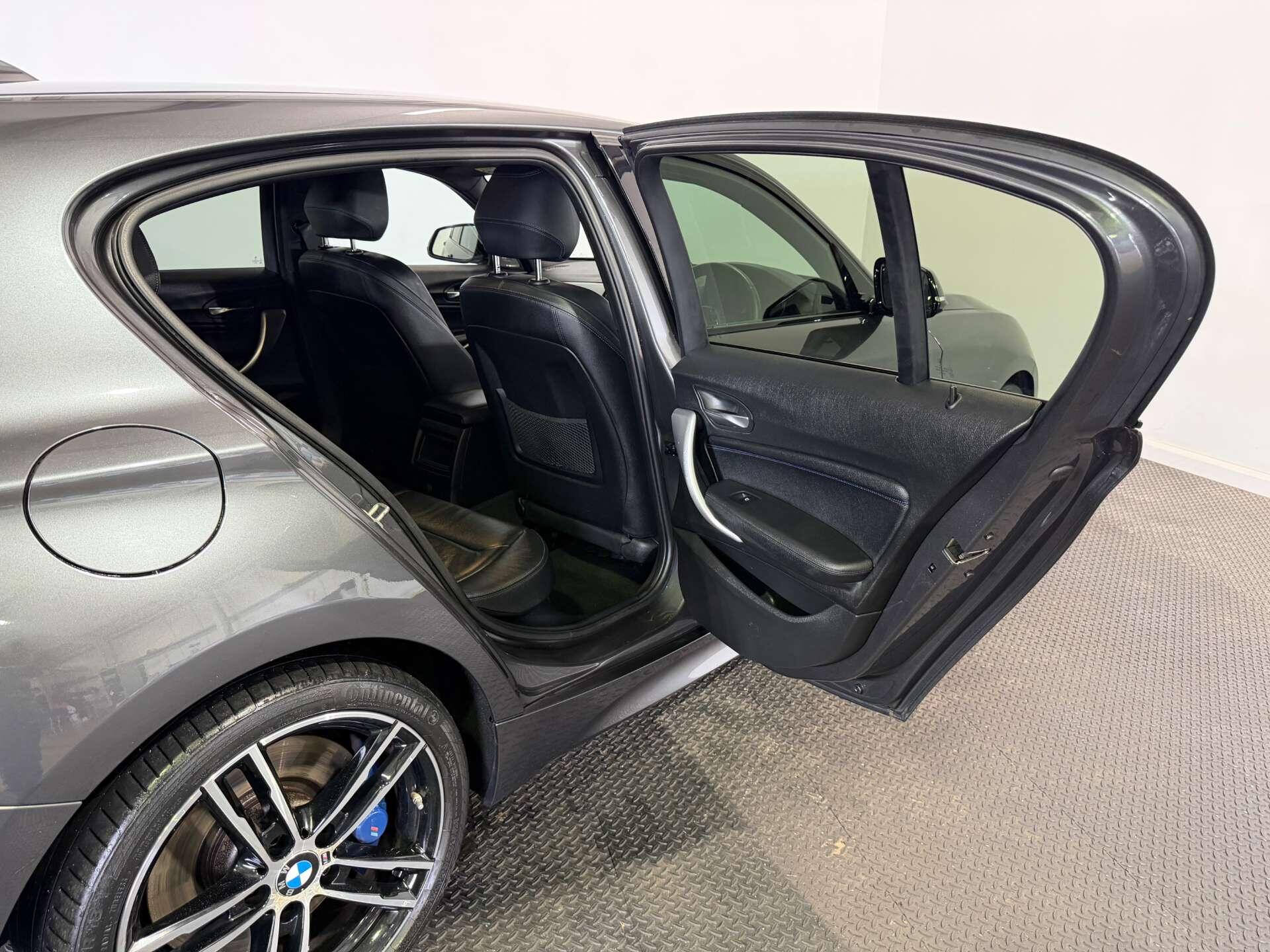 BMW 1 Series view 44