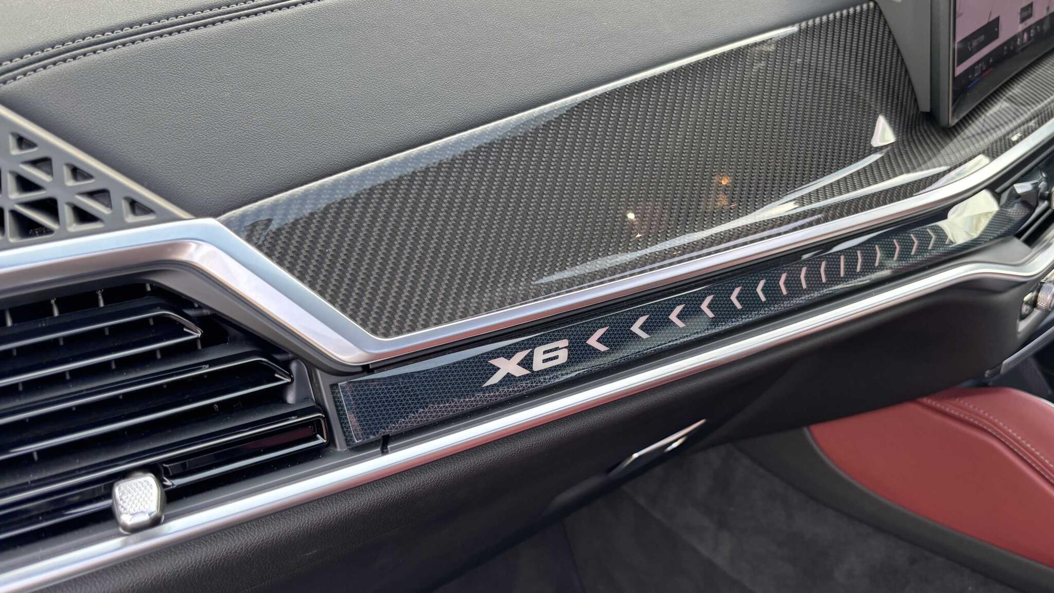 BMW X6 view 23
