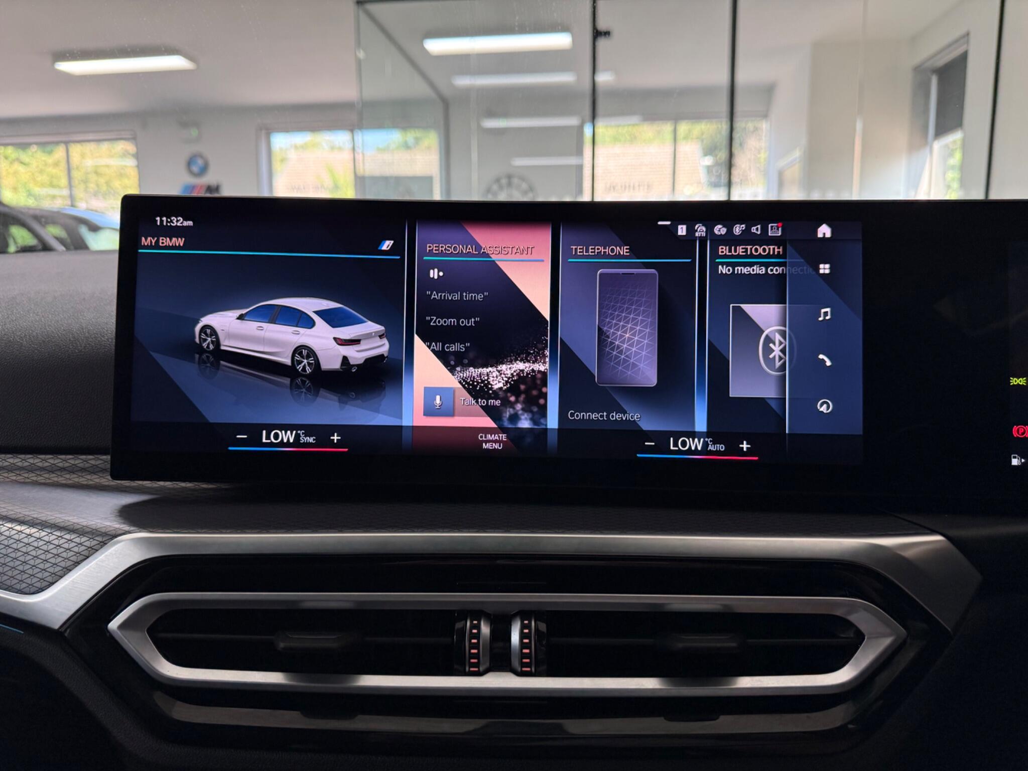BMW 3 Series view 28