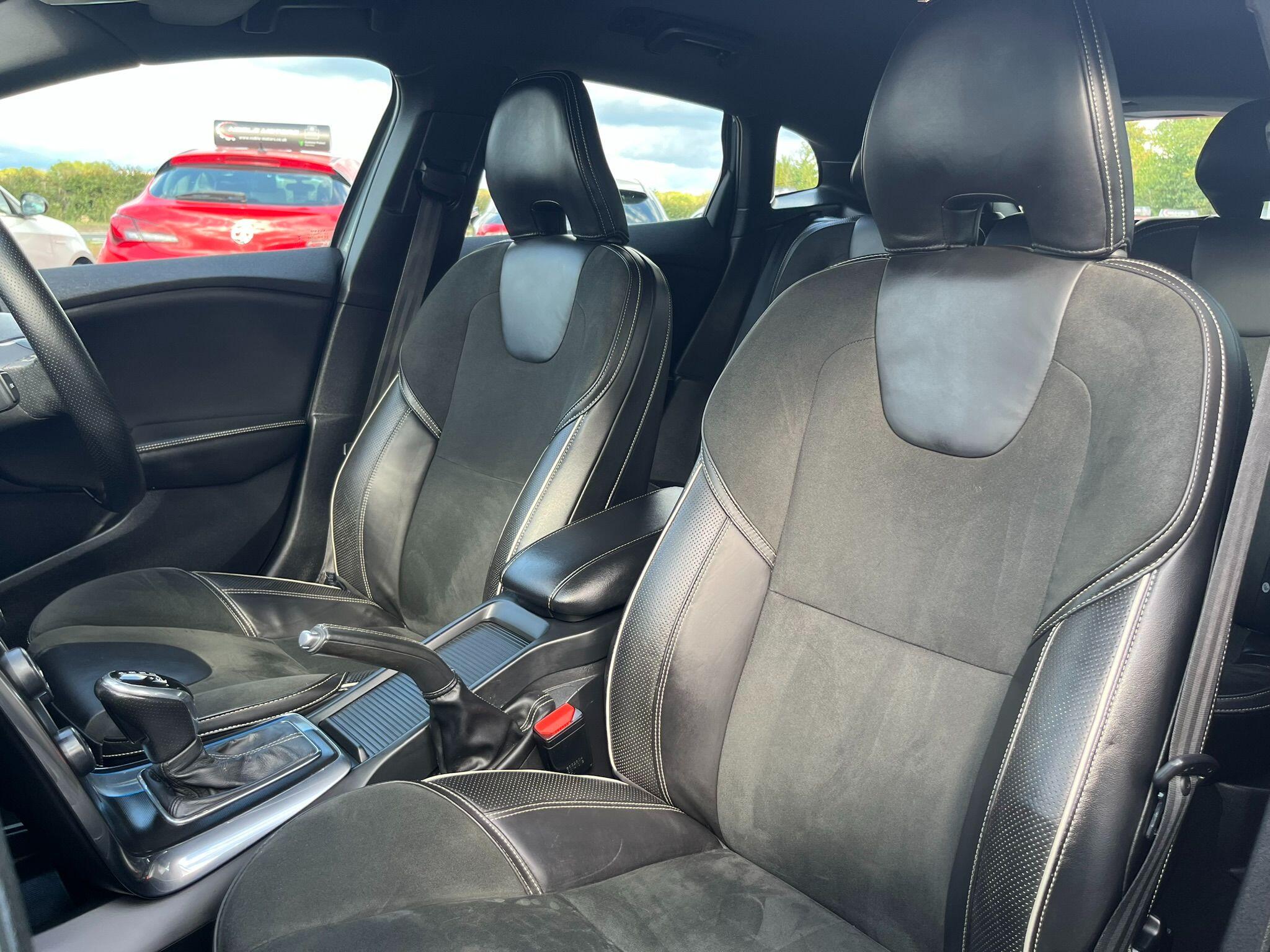 Volvo V40 view 27
