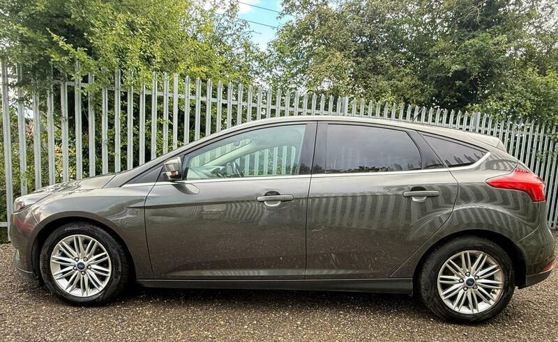 2017 Ford Focus image 40